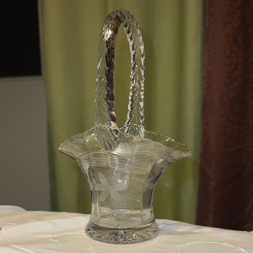 Vintage Duncan & Miller Glass Basket9” Tall Starburst Base Etched Bride’s Basket